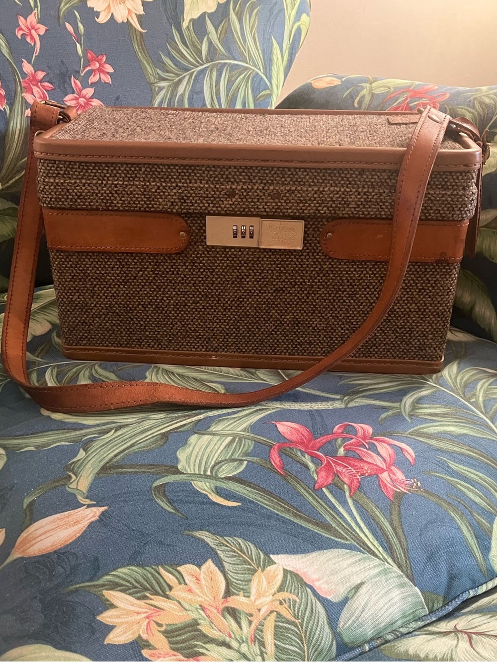 Hartmann Vintage Tweed Train Case